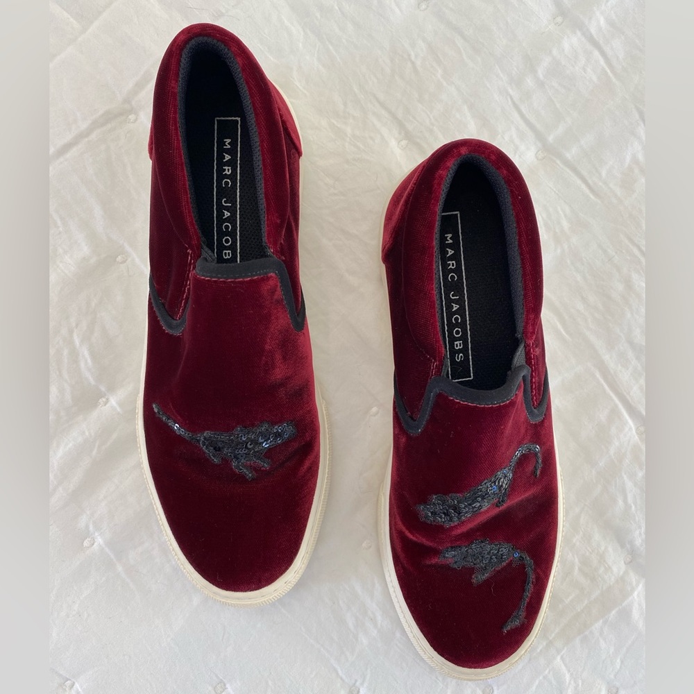 *New* Marc Jacobs Burgundy Velvet Rat slip-ons 🐀 women’s size 5.5 euro 36